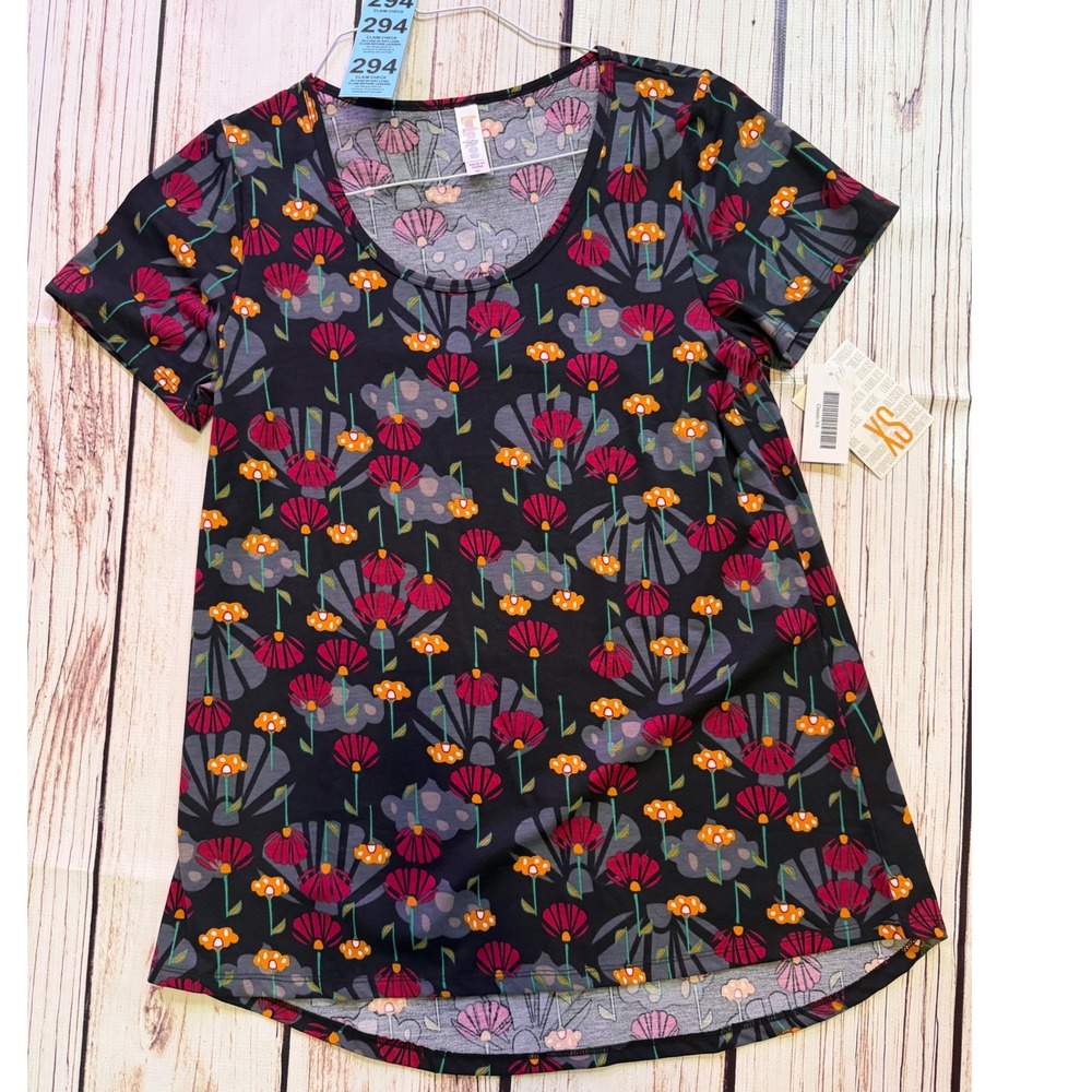 LuLaRoe Classic T Floral Fan‎ Print Short Sleeve Scoop Neck High Low Top XS NEW